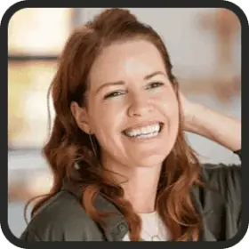 Person using neuro energizer audio for better focus and productivity